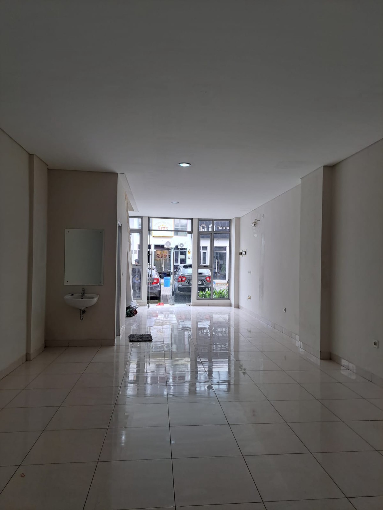 MURAH JARANG ADA Ruko 3 lantai 2 muka di Piazza MOZIA LOOP BSD City Tangerang
