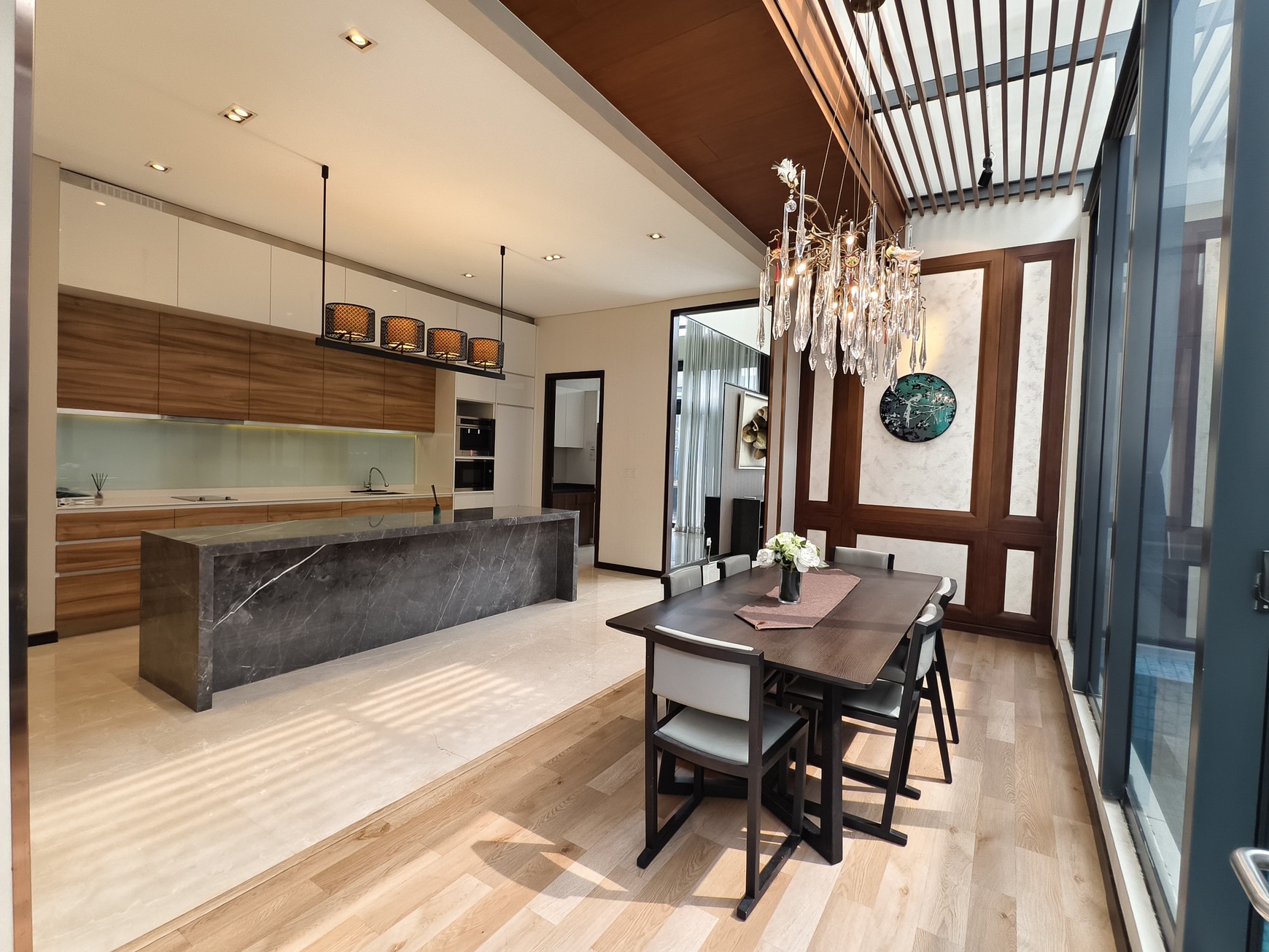 Istimewa. Rumah mewah Nava Park Lancewood BSD, ada pool..