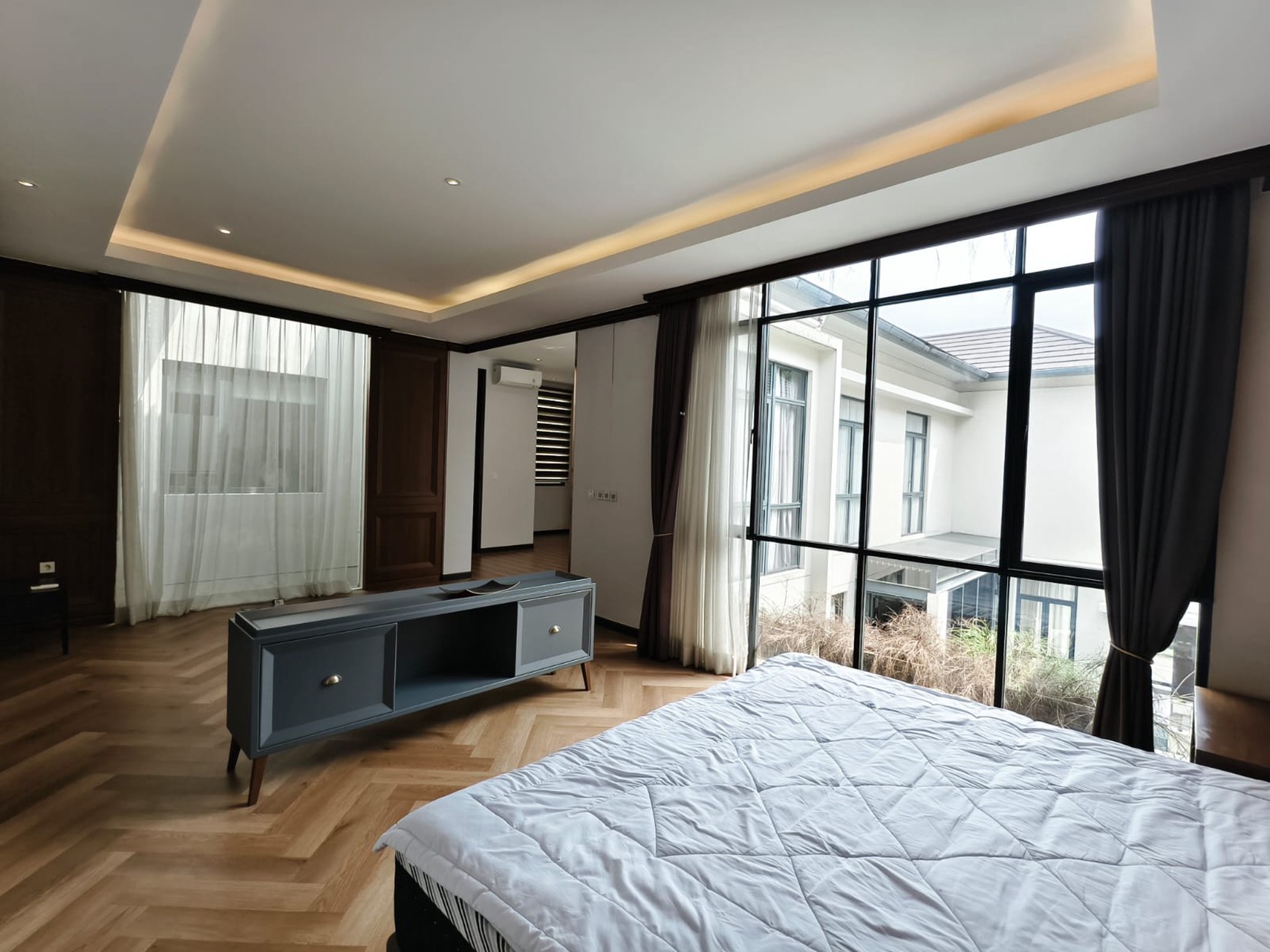 Istimewa. Rumah mewah Nava Park Lancewood BSD, ada pool..