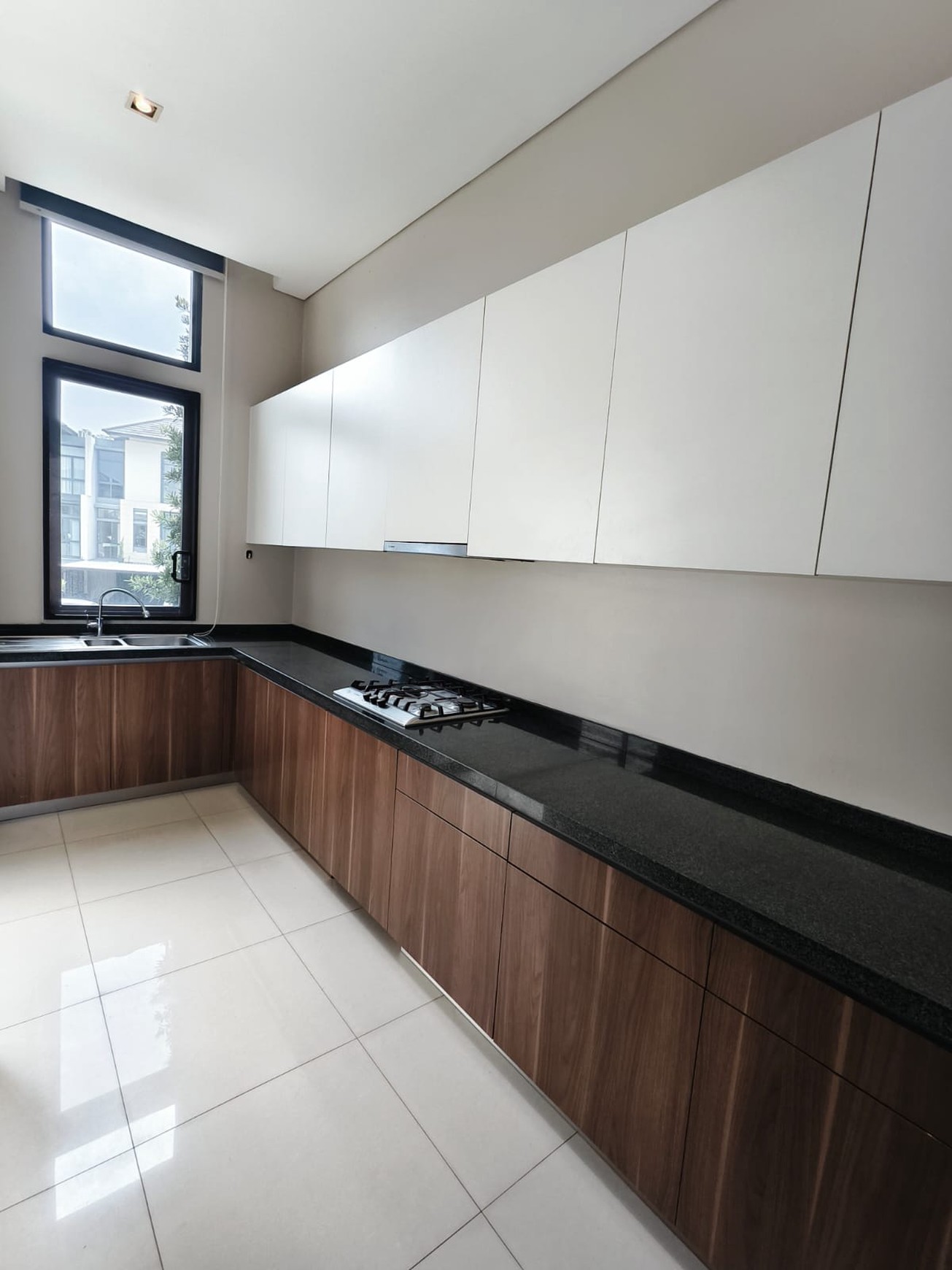 Istimewa. Rumah mewah Nava Park Lancewood BSD, ada pool..