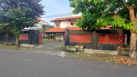 Rumah Luas di Daerah Pesanggrahan JakSel Dekat Pintu TOL