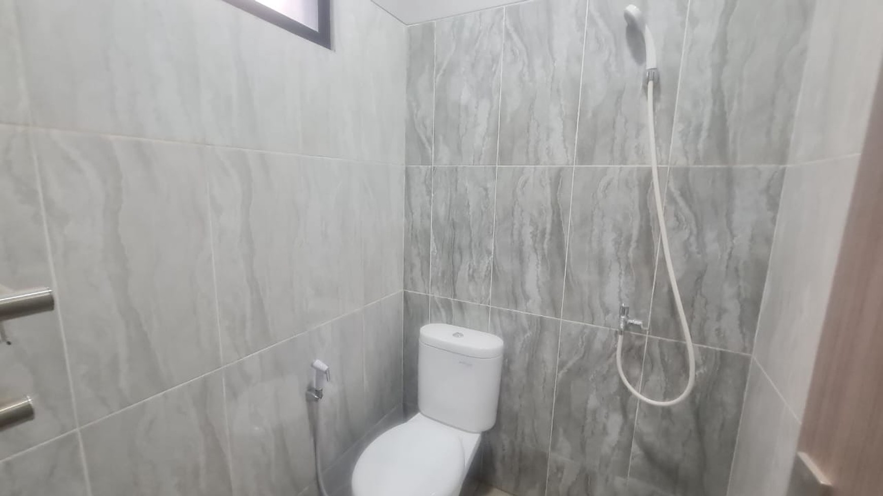 Rumah Tinggal 2 Lantai di Menteng Dalam Jaksel