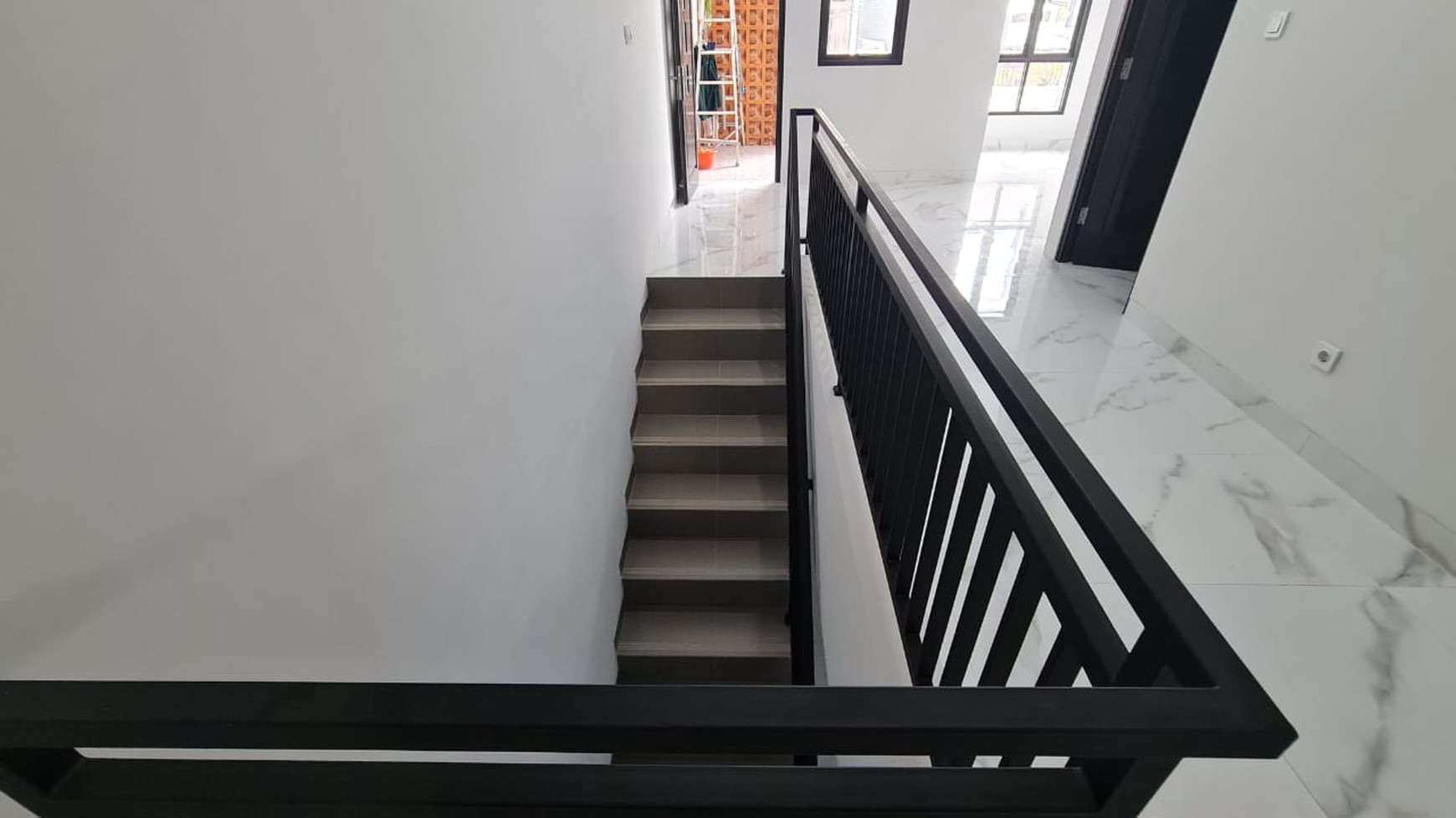 Rumah Tinggal 2 Lantai di Menteng Dalam Jaksel