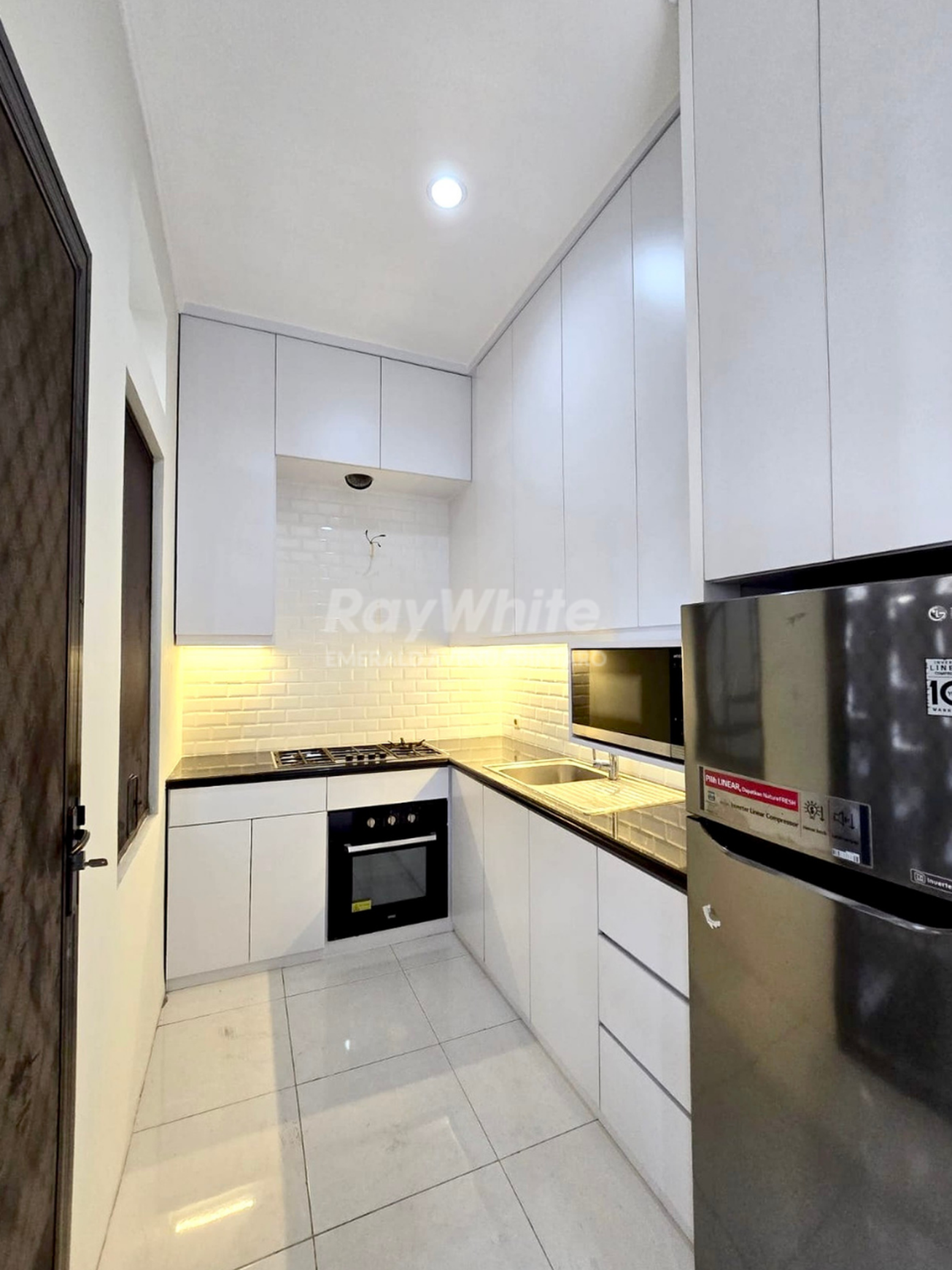 Rumah 2 Lantai 4KT di District Discovery Terra Bintaro Jaya Dekat Sekolah Internasional