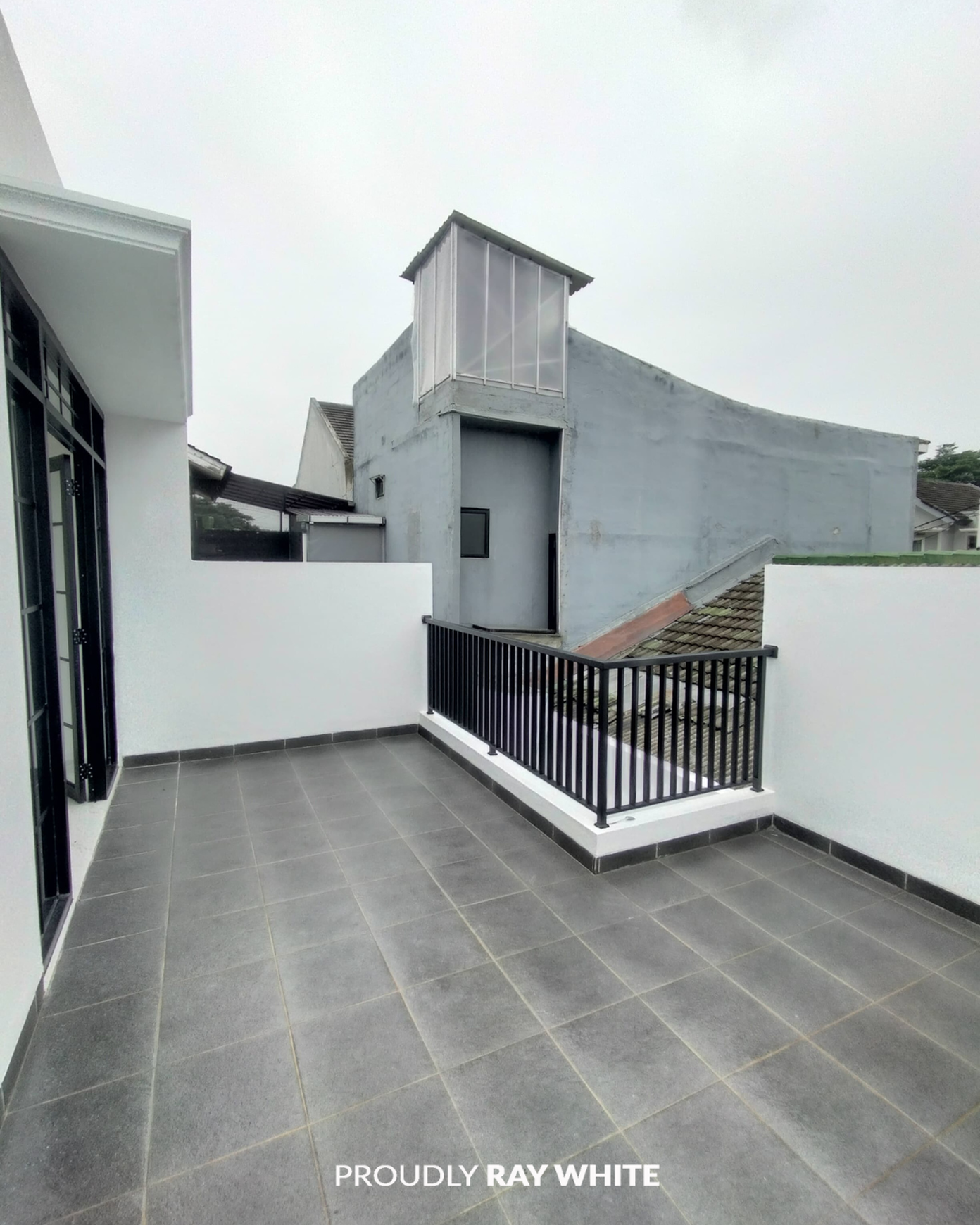 Rumah BRAND NEW bergaya American Classic  di Kencana Loka 12.5