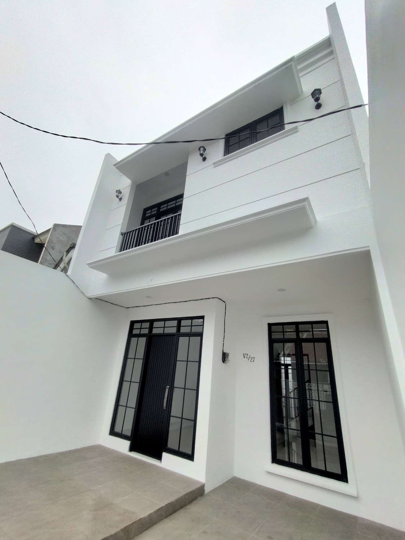 Rumah BRAND NEW bergaya American Classic  di Kencana Loka 12.5