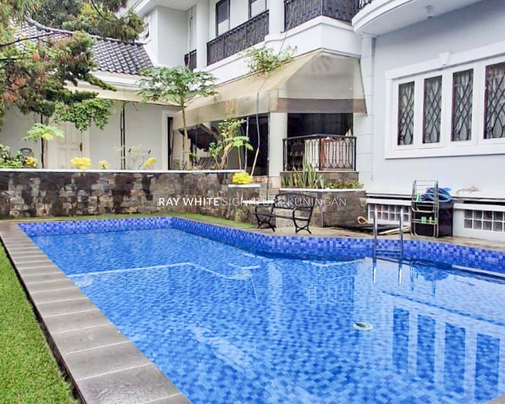 Dijual Rumah Siap Huni di Kawasan Elite Kebayoran Baru Jakarta Selatan
