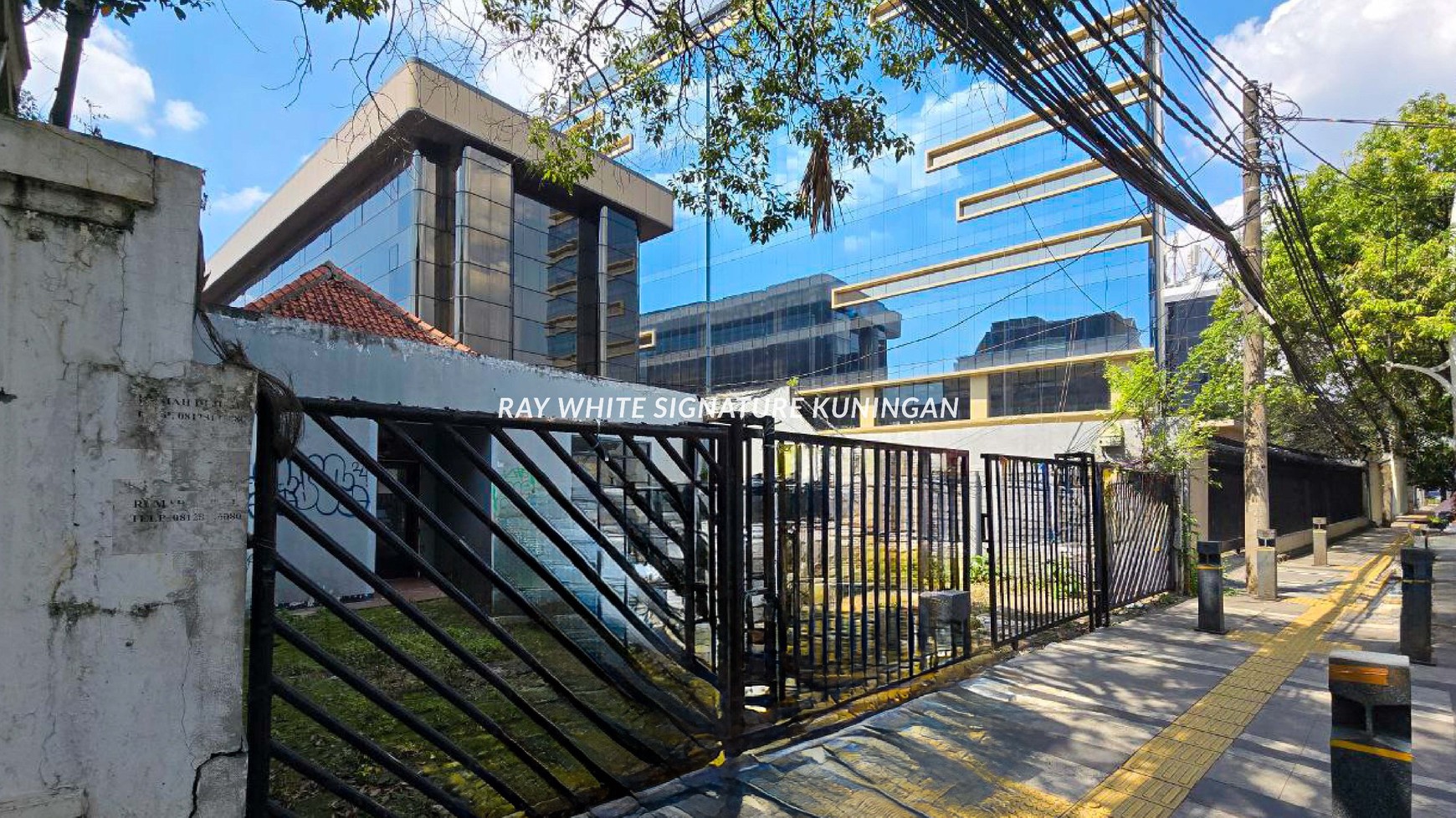 Dijual Rumah Tua Dengan Lokasi Strategis di Jl Penataran Menteng - Cocok untuk Investasi
