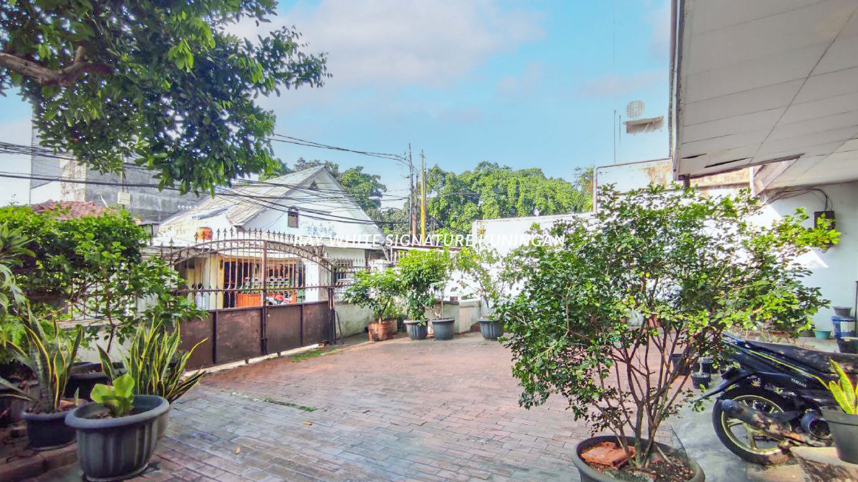 Rumah Hitung Tanah Area Cipete