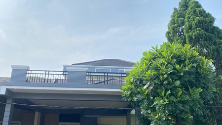 Rumah Luas Tanah 303 m2 Terawat Siap Huni di Cibubur - Lokasi Strategis