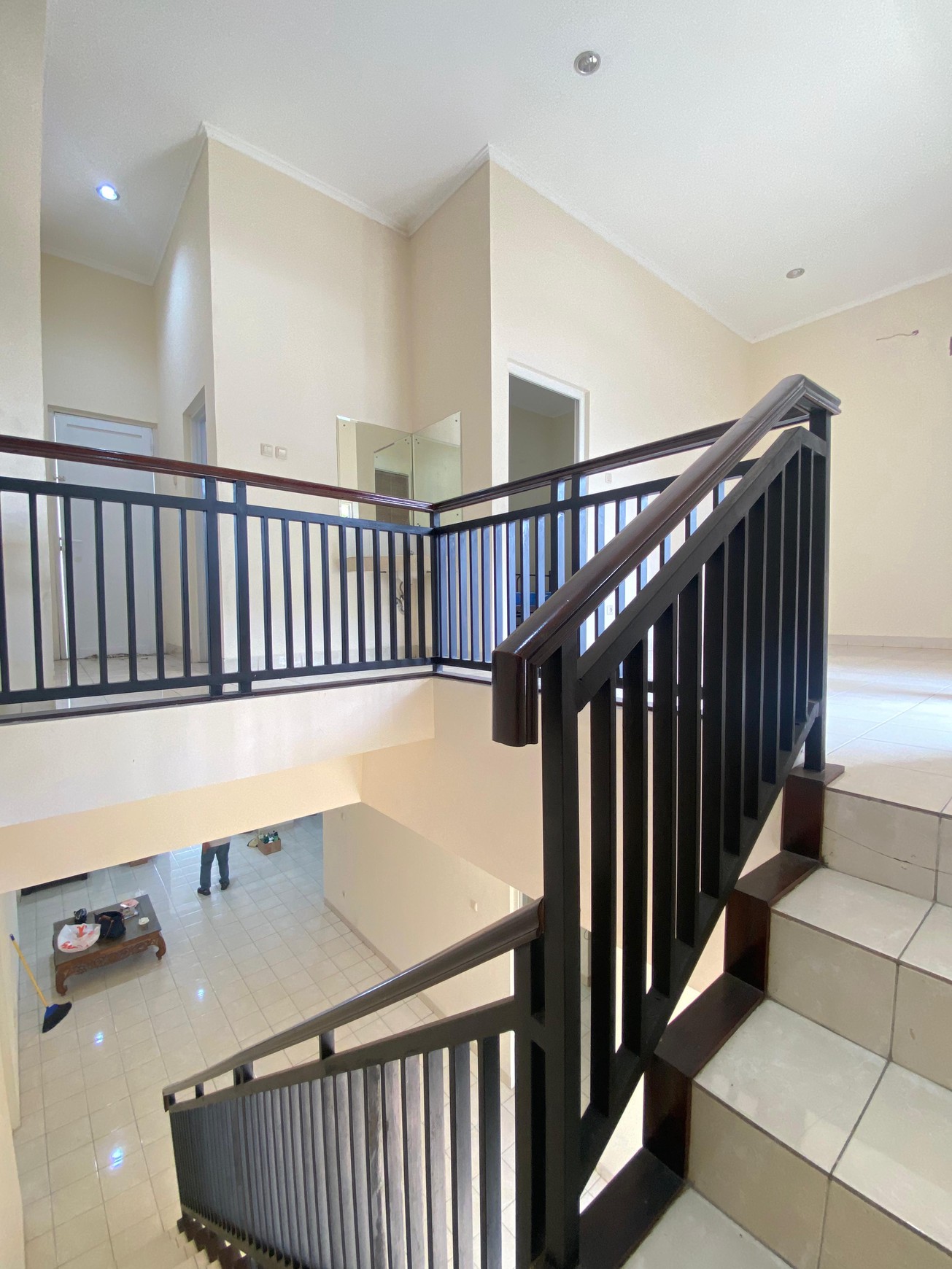 Rumah Luas Tanah 303 m2 Terawat Siap Huni di Cibubur - Lokasi Strategis