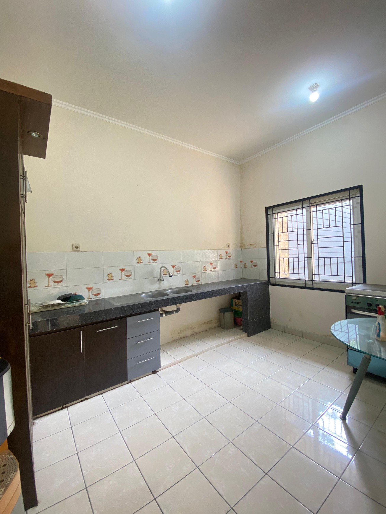 Rumah Luas Tanah 303 m2 Terawat Siap Huni di Cibubur - Lokasi Strategis