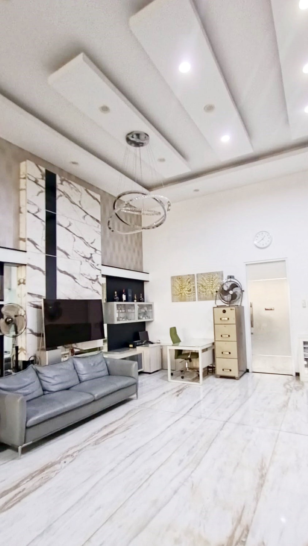 Rumah di Kertomenanggal Surabaya Selatan, Bagus + Terawat, Row Jalan Lebar, Siap Huni, Cocok untuk Rumah Tinggal / Kantor