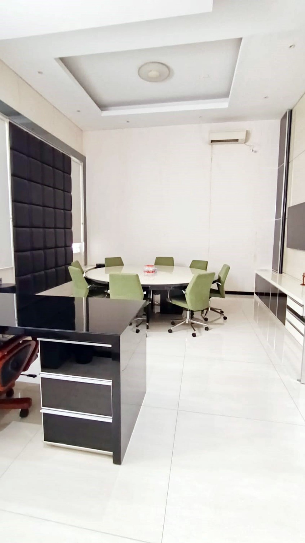 Rumah di Kertomenanggal Surabaya Selatan, Bagus + Terawat, Row Jalan Lebar, Siap Huni, Cocok untuk Rumah Tinggal / Kantor