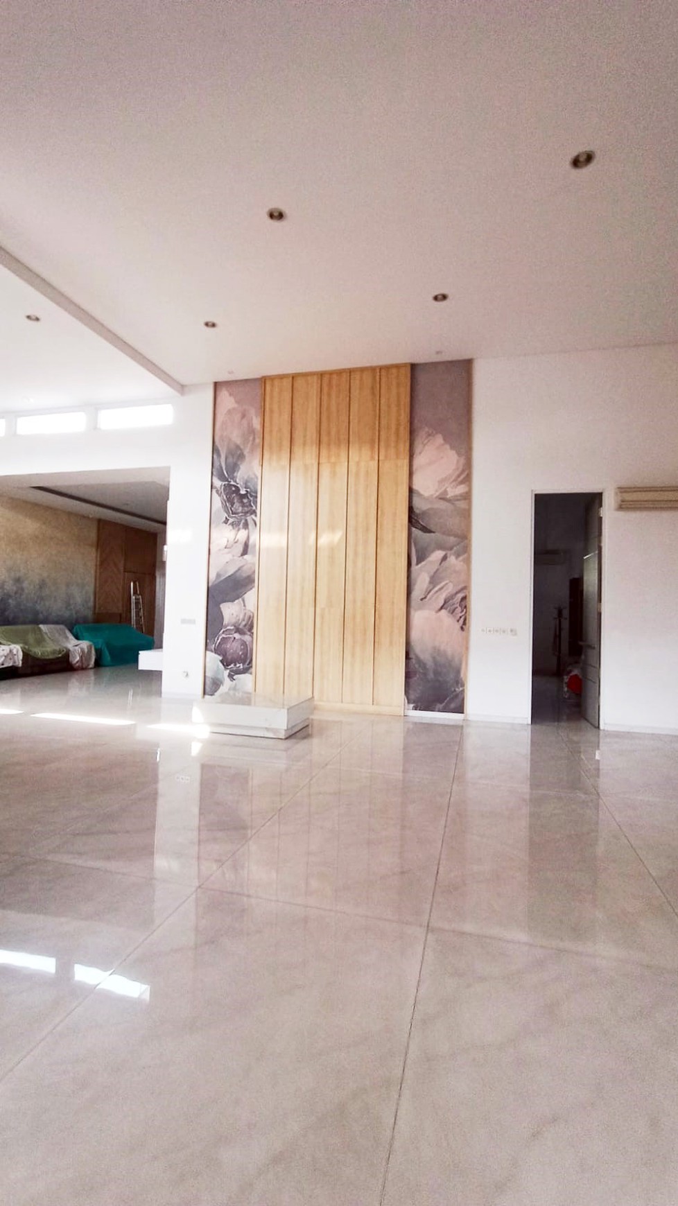 Rumah di Kertomenanggal Surabaya Selatan, Bagus + Terawat, Row Jalan Lebar, Siap Huni, Cocok untuk Rumah Tinggal / Kantor