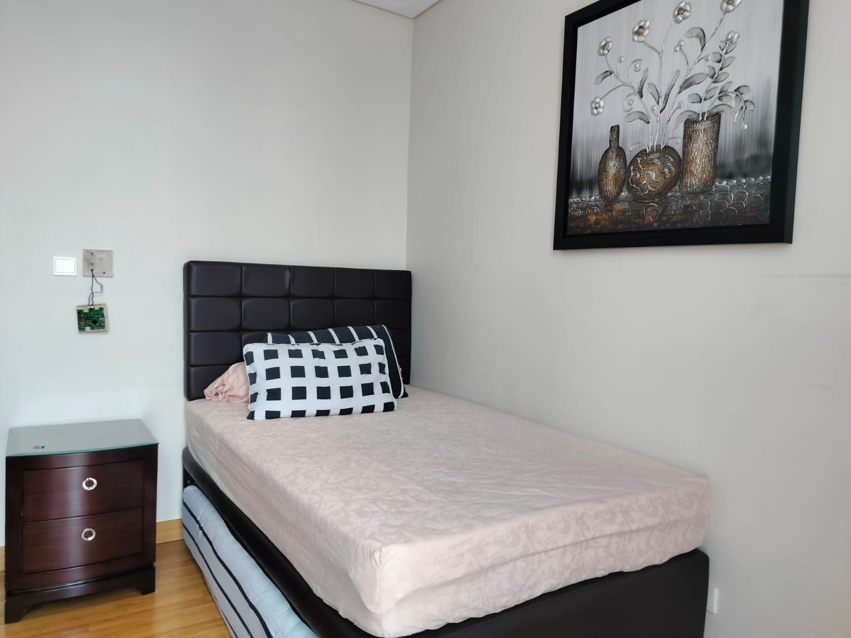 "Luxury Living di The Peak Sudirman - Unit 232 m², 3BR, Furnished, Ruang Tamu Super Lega, 5 minutes walking distance ke MRT station