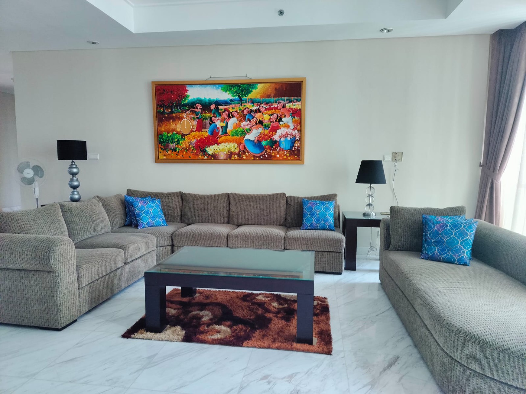 "Luxury Living di The Peak Sudirman - Unit 232 m², 3BR, Furnished, Ruang Tamu Super Lega, 5 minutes walking distance ke MRT station