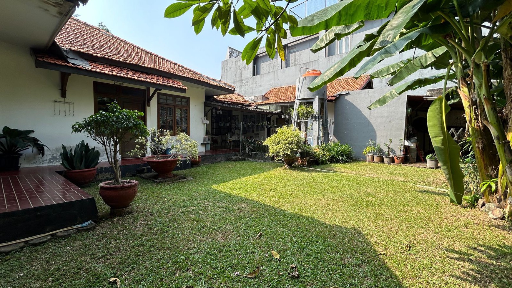 DIJUAL RUMAH SIAP HUNI Lokasi kOmersil  Strategis Kelapa Dua Jakarta Barat