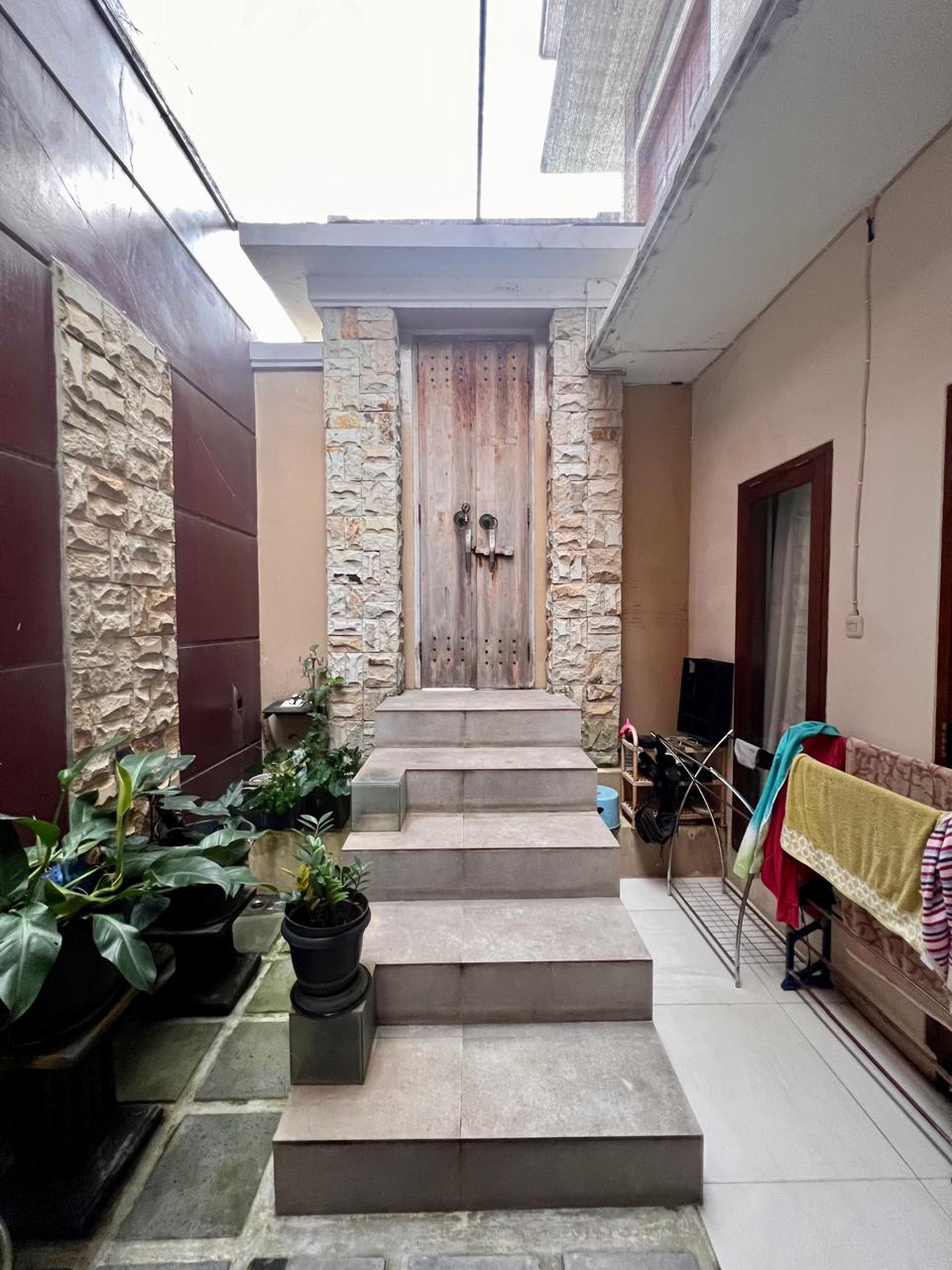 DiJual Cepat Rumah dalam ruangan rapih ,bagus di Villa Bintaro Regency