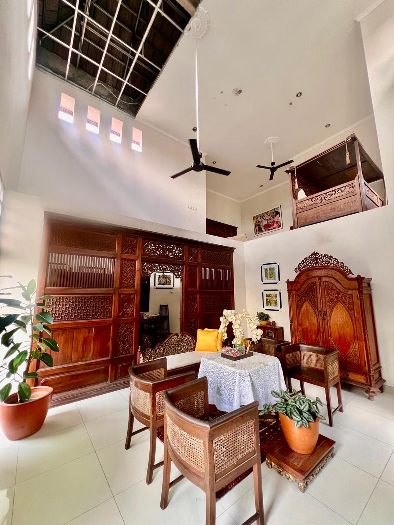 DiJual Cepat Rumah dalam ruangan rapih ,bagus di Villa Bintaro Regency