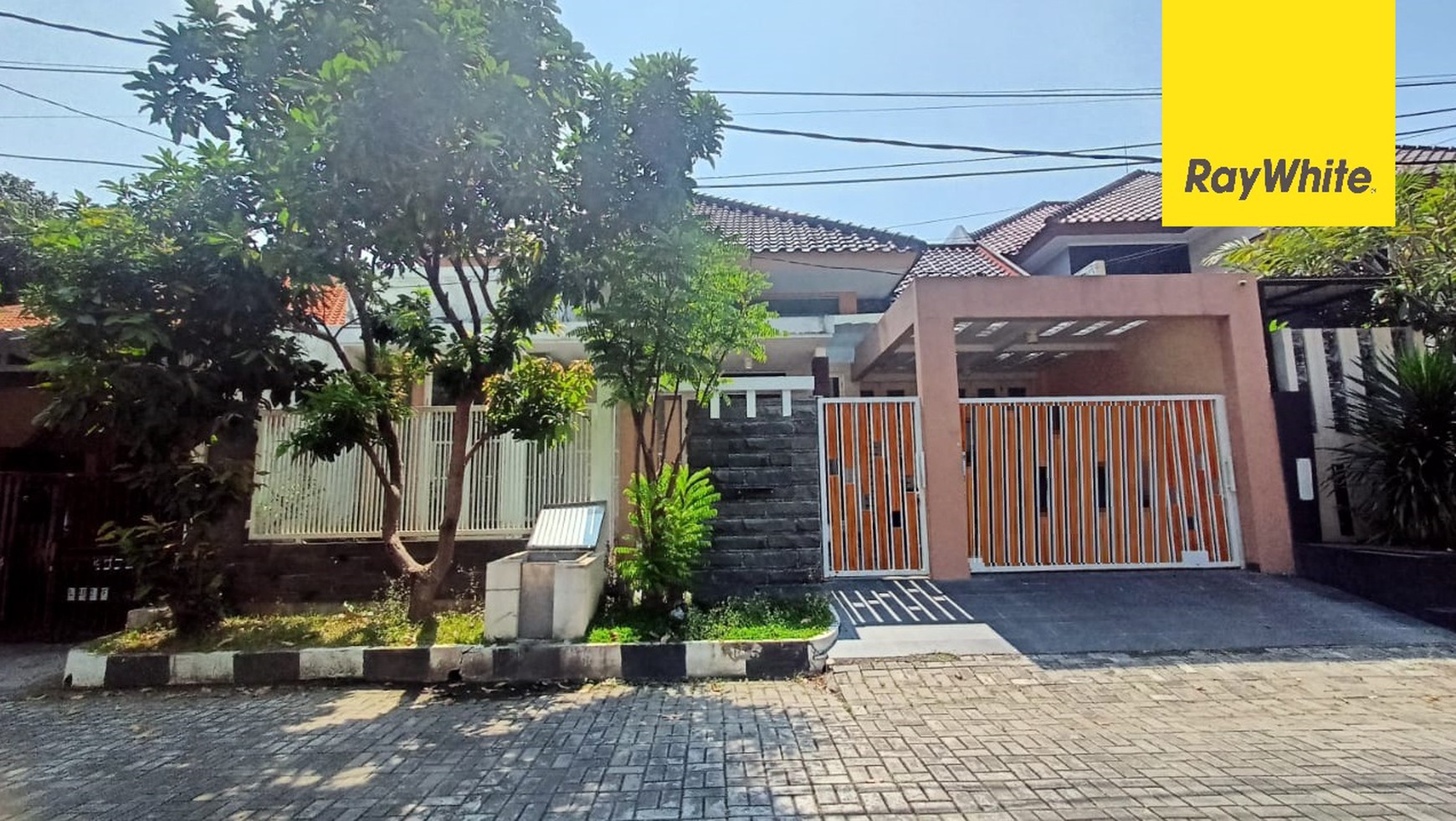 Dijual Rumah di Jalan Gayung Kebonsari Surabaya Selatan