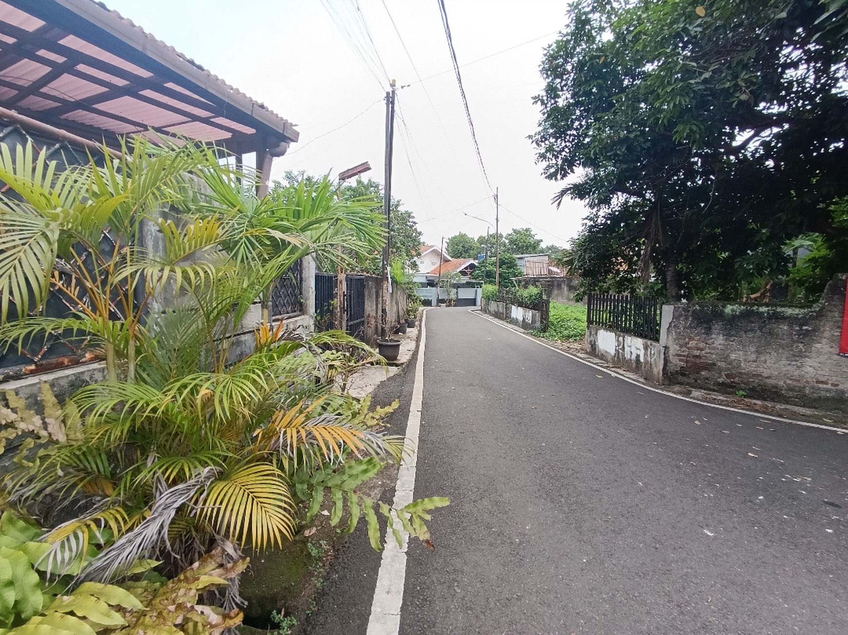 Dijual Rumah bangunan lama hitung tanah Jl. Cendrawasih Petukangan Selatan, Pesanggrahan, Jakarta Selatan.