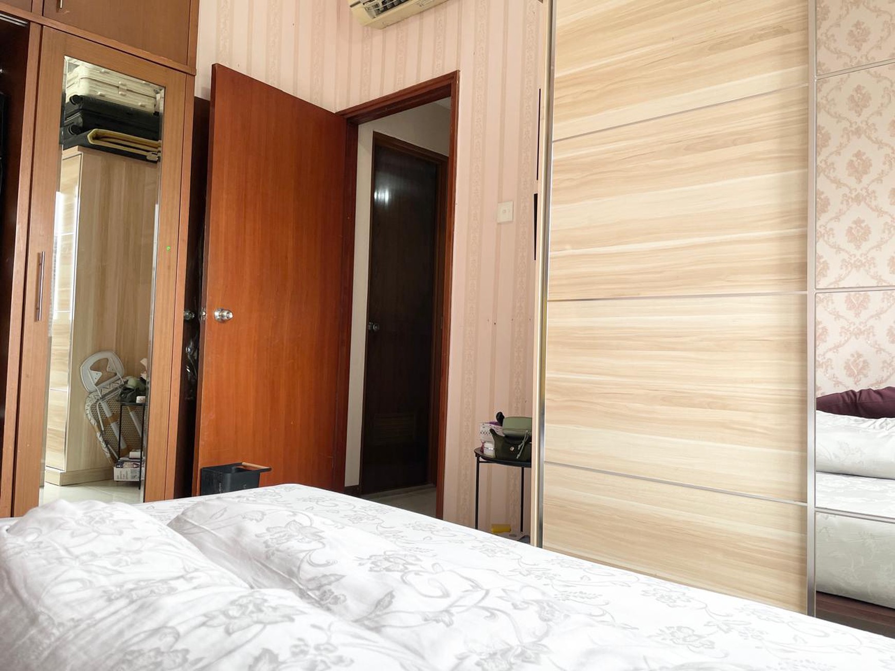 Dijual  Apartemen  Sudirman Park 2 KT, luas 48m2, lantai 2, strategis