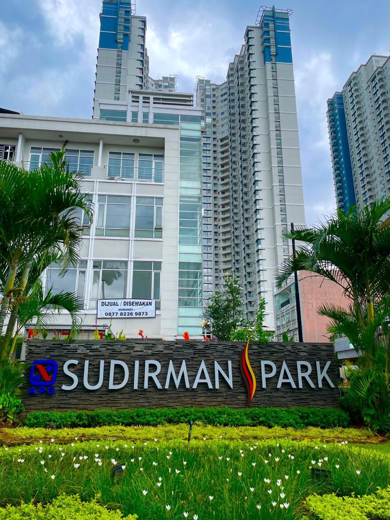 Dijual  Apartemen  Sudirman Park 2 KT, luas 48m2, lantai 2, strategis