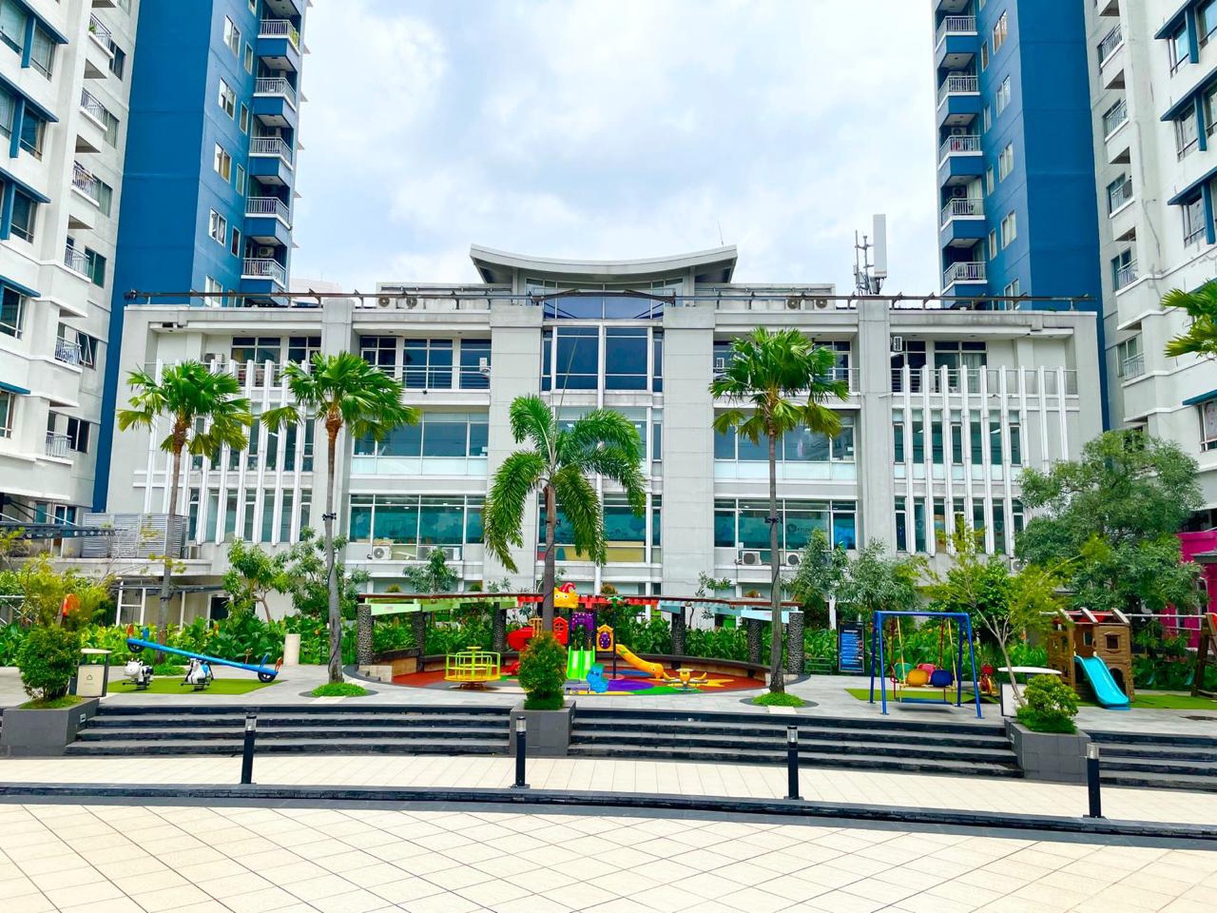 Dijual  Apartemen  Sudirman Park 2 KT, luas 48m2, lantai 2, strategis