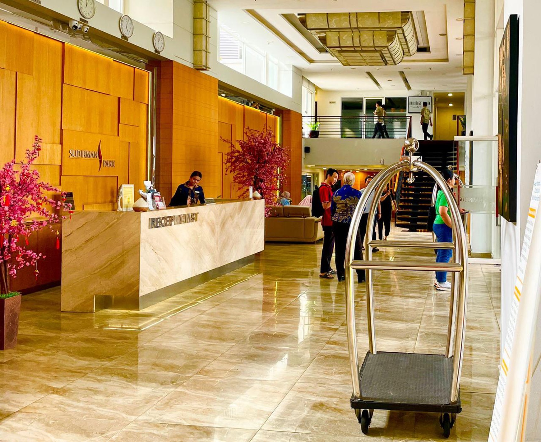 Dijual  Apartemen  Sudirman Park 2 KT, luas 48m2, lantai 2, strategis