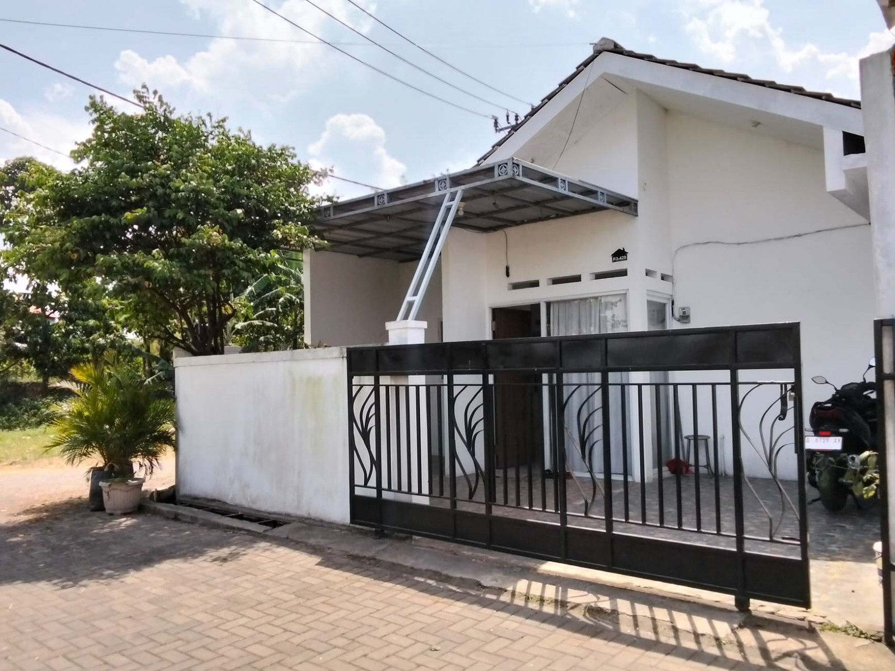 Dijual Cepat dan Siap Huni Rumah Modern Minimalis Hanya 900 m ke Lab School UPI Cibiru