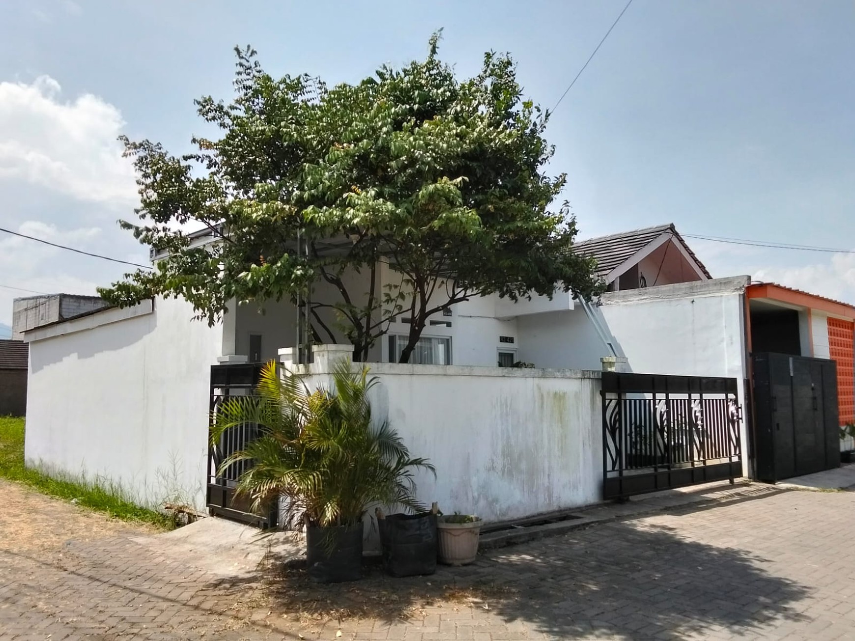 Dijual Cepat dan Siap Huni Rumah Modern Minimalis Hanya 900 m ke Lab School UPI Cibiru