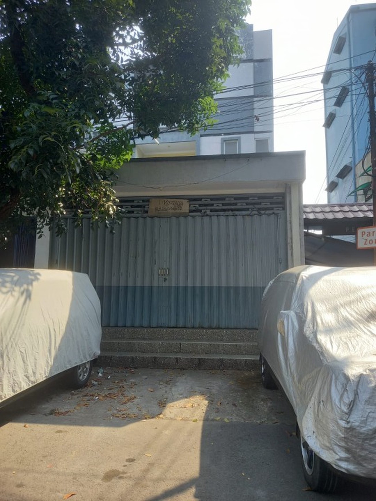 DIJUAL/DISEWAKAN RUKO TERLETAK DI AREA KOMERSIAL JL. PENGAMPON
