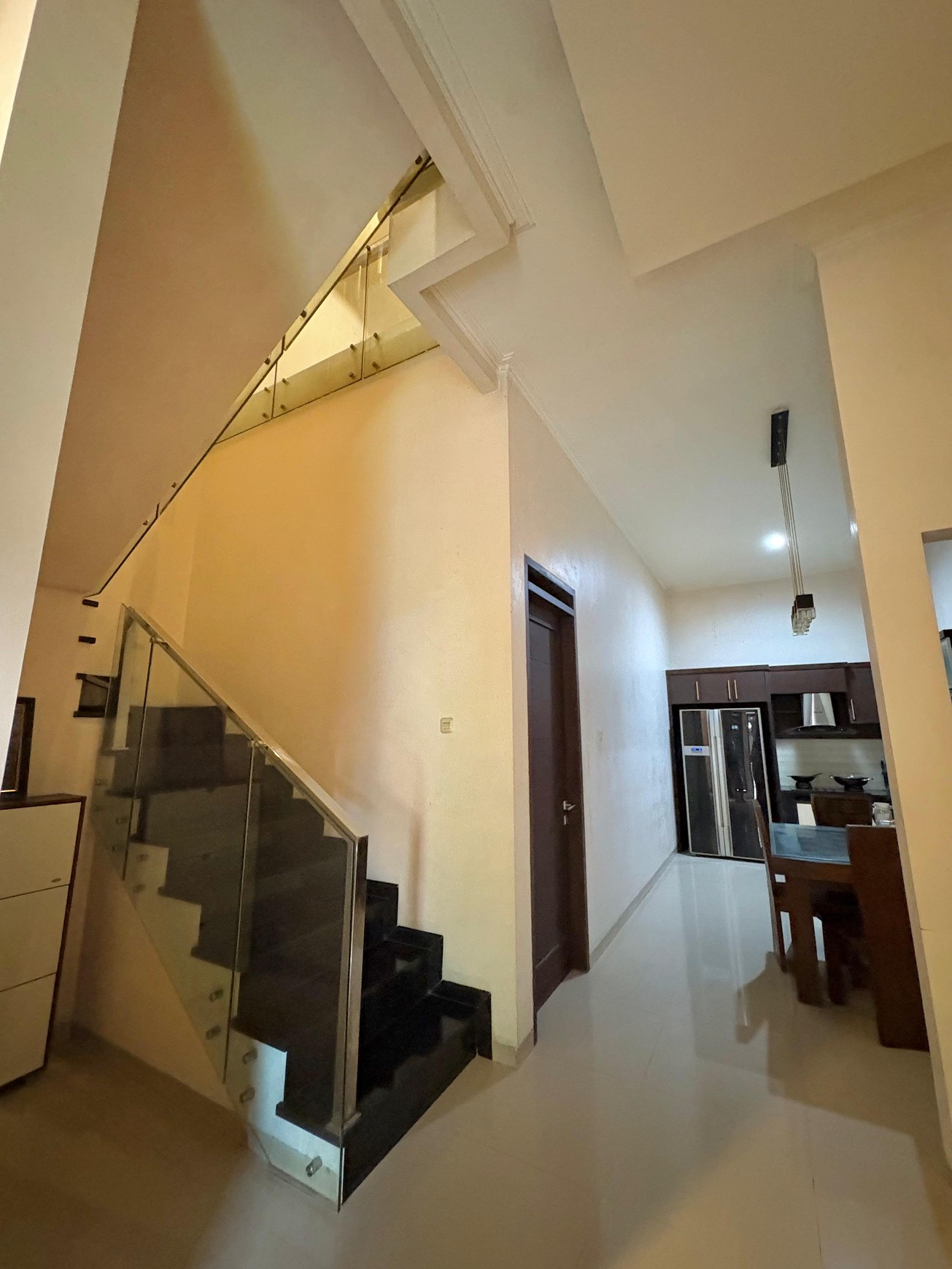 Dijual Rumah Cantik 2 Lantai Letak Strategis di Kota Bandung 50 m ke Borma Margacinta