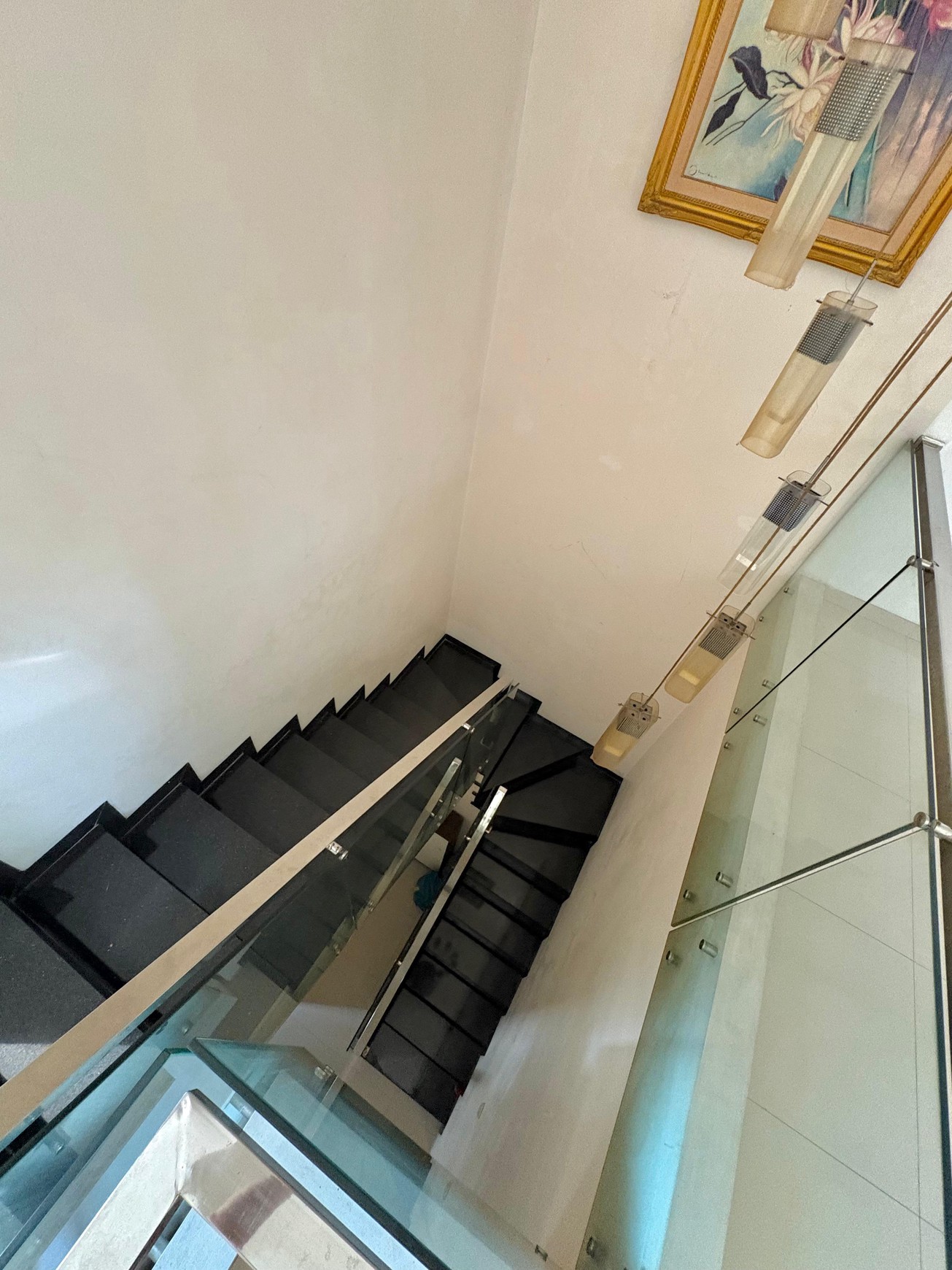 Dijual Rumah Cantik 2 Lantai Letak Strategis di Kota Bandung 50 m ke Borma Margacinta