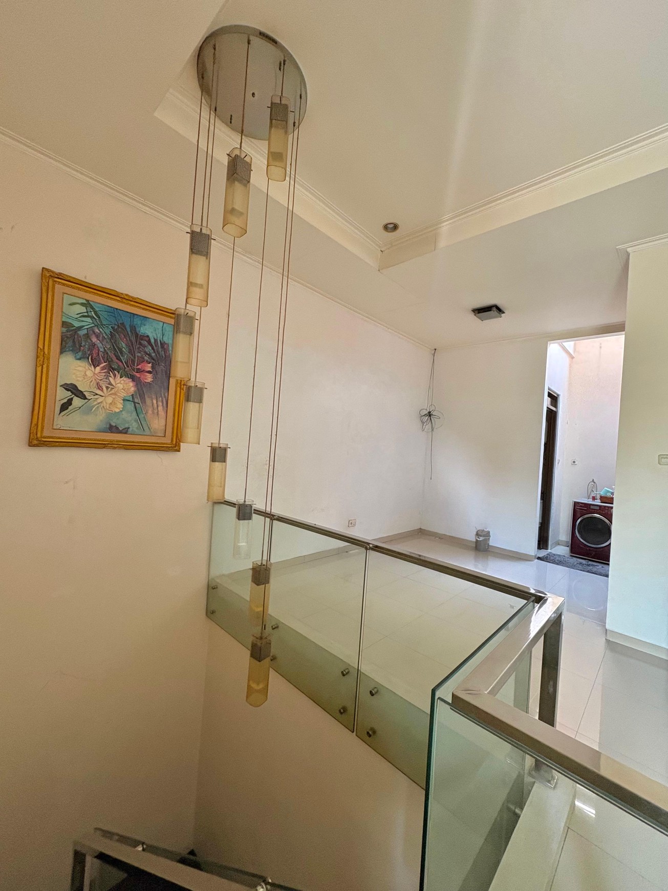 Dijual Rumah Cantik 2 Lantai Letak Strategis di Kota Bandung 50 m ke Borma Margacinta