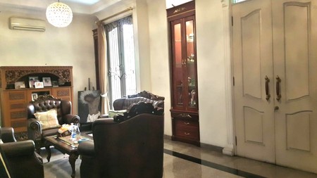 Rumah 2 Lantai Mewah + Pool  6+3 Kamar Tidur Lokasi Strategis