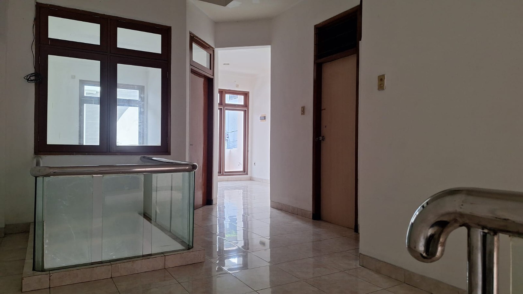 Rumah 2 lantai siap huni baru renovasi ,Nego di Kelapa Hibrida Kelapa Gading