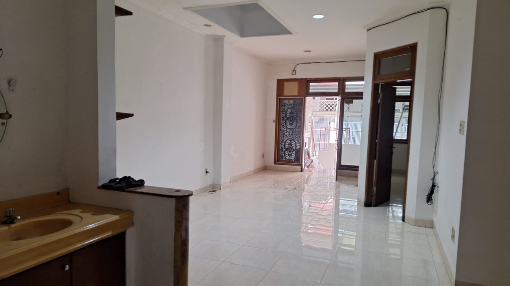 Rumah 2 lantai siap huni baru renovasi ,Nego di Kelapa Hibrida Kelapa Gading