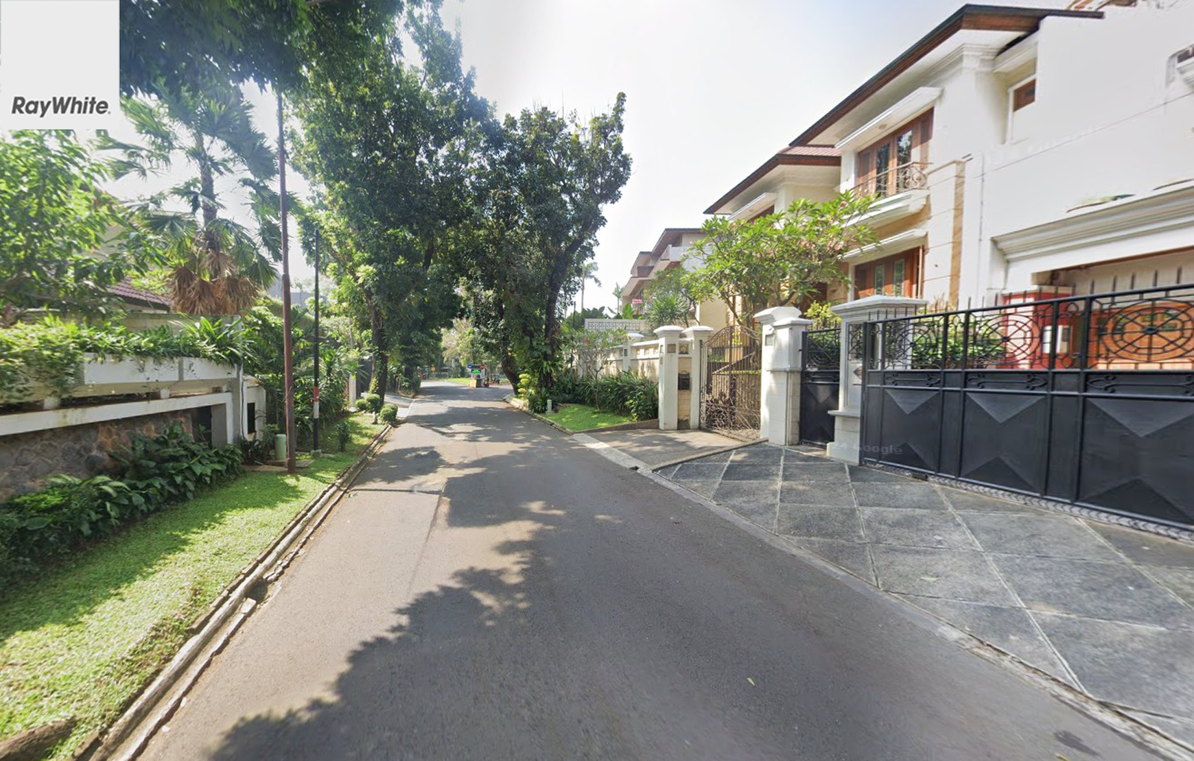 FOR SALE Rumah 2 Lantai di Duta Permai Pondok Indah Jakarta Selatan