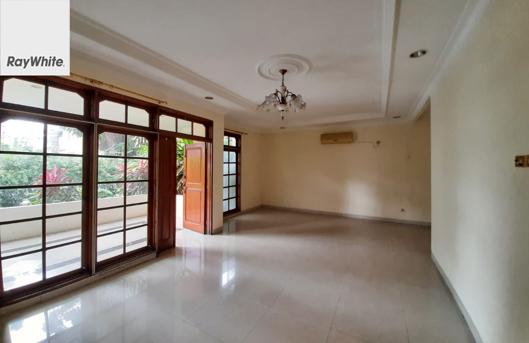 FOR SALE Rumah 2 Lantai di Duta Permai Pondok Indah Jakarta Selatan