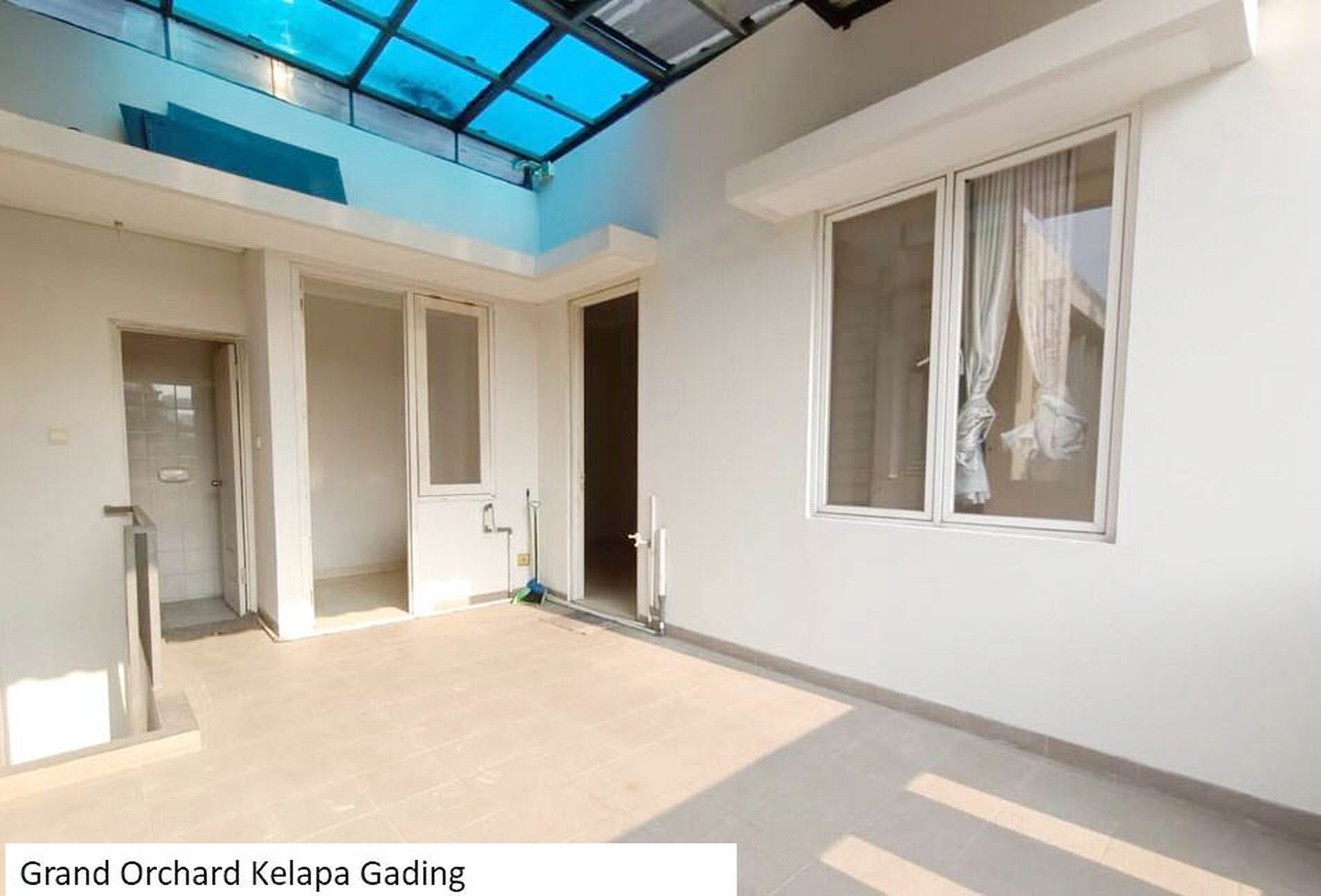 Rumah Hoek Grand Orchard Ebony, Kelapa Gading
