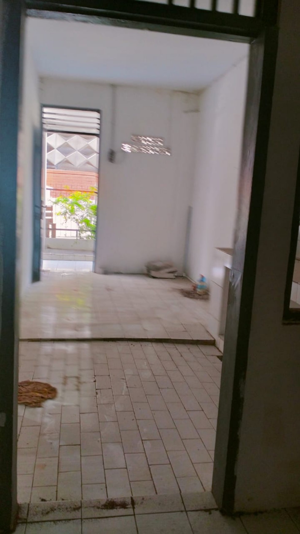 Dijual rumah bangunan lama hitung tanah di Jalan Pulo Cempaka  Grogol Utara, Kemandoran 1, Kebayoran Lama, Jakarta Selatan