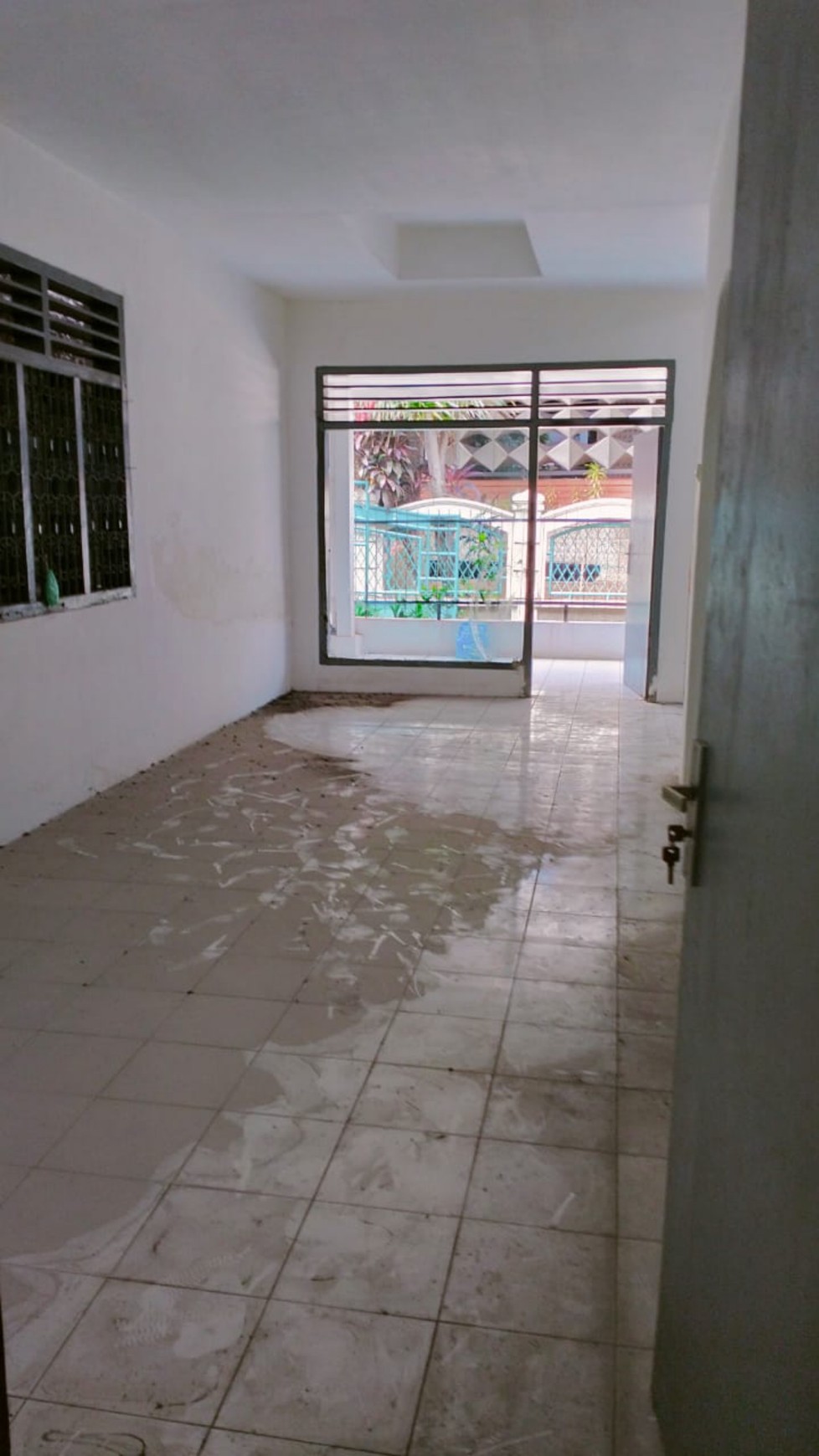 Dijual rumah bangunan lama hitung tanah di Jalan Pulo Cempaka  Grogol Utara, Kemandoran 1, Kebayoran Lama, Jakarta Selatan