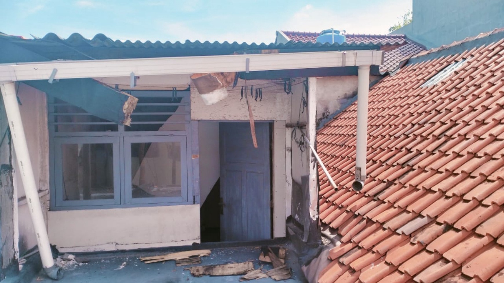 Dijual rumah bangunan lama hitung tanah di Jalan Pulo Cempaka  Grogol Utara, Kemandoran 1, Kebayoran Lama, Jakarta Selatan