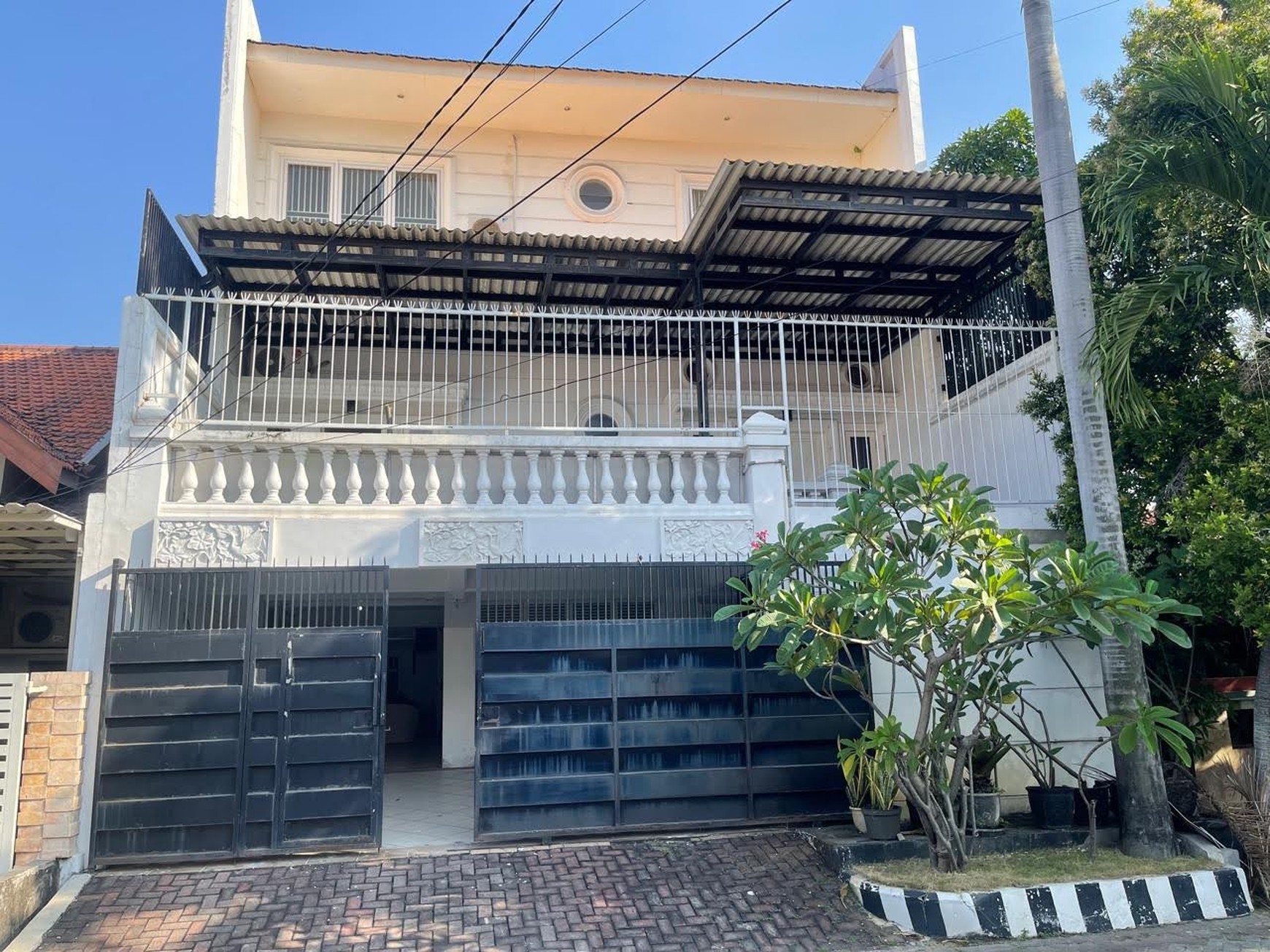 Rumah Disewakan Jemursari Timur Wonocolo Surabaya Selatan 