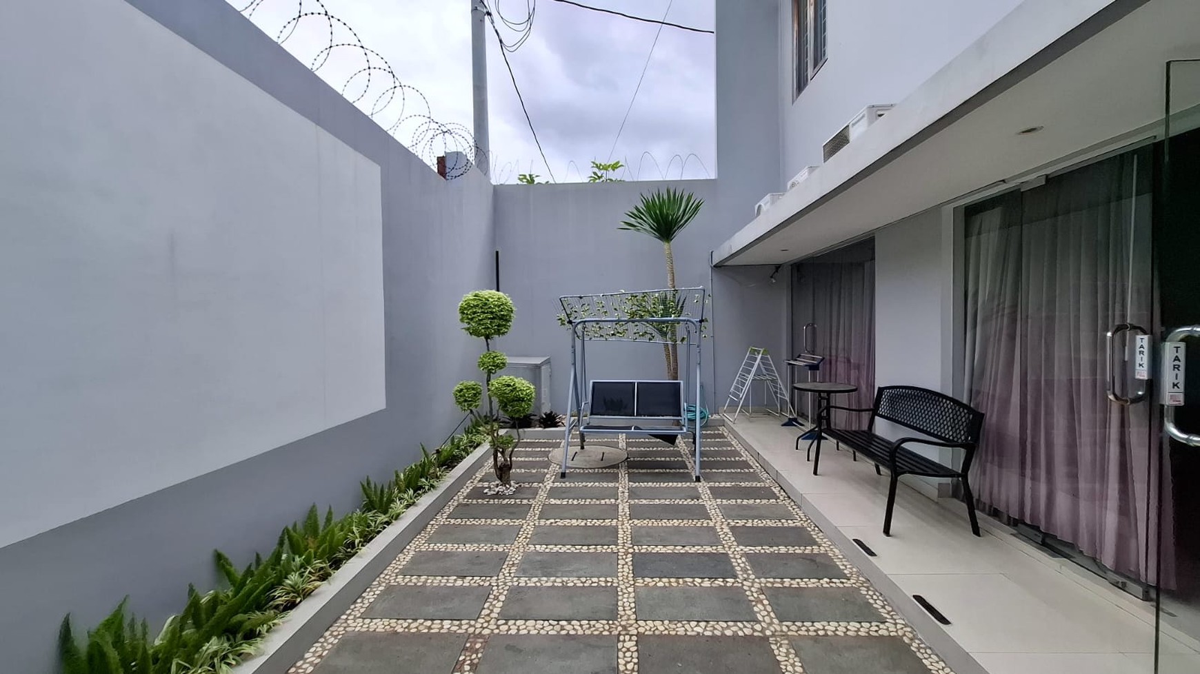 Rumah Mewah 2 Lantai dalam Perumahan Lokasi Dekat Kampus UPN di Babarsari Depok Sleman 