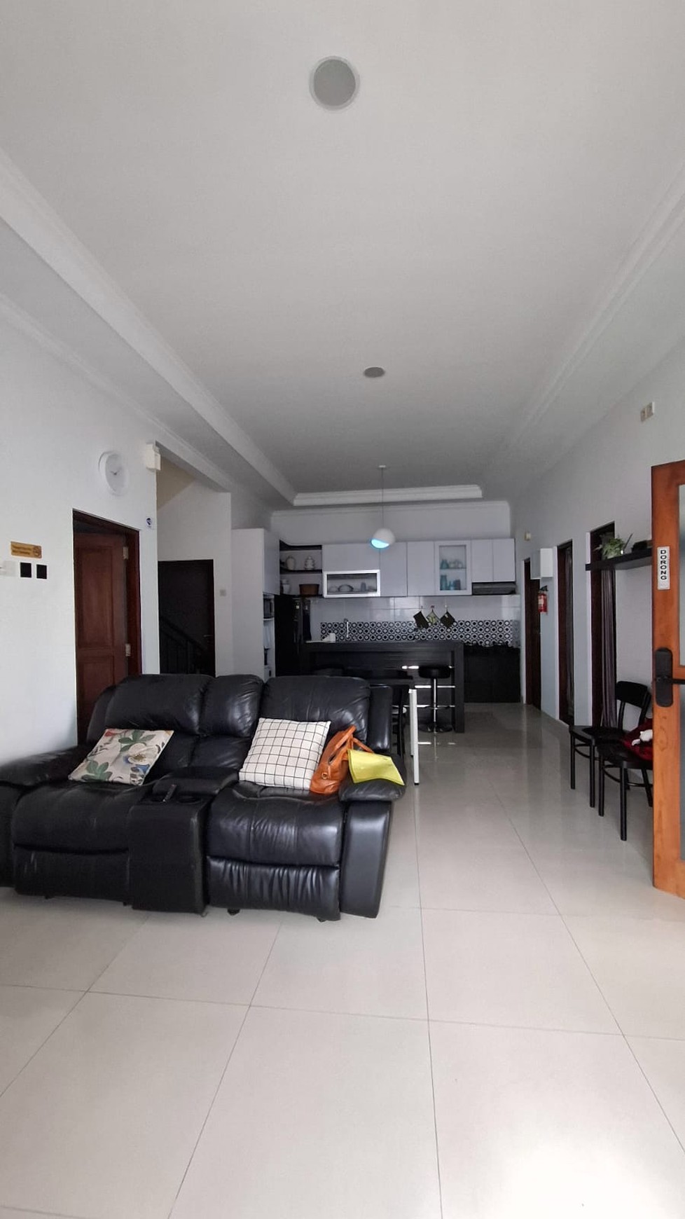 Rumah Mewah 2 Lantai dalam Perumahan Lokasi Dekat Kampus UPN di Babarsari Depok Sleman 