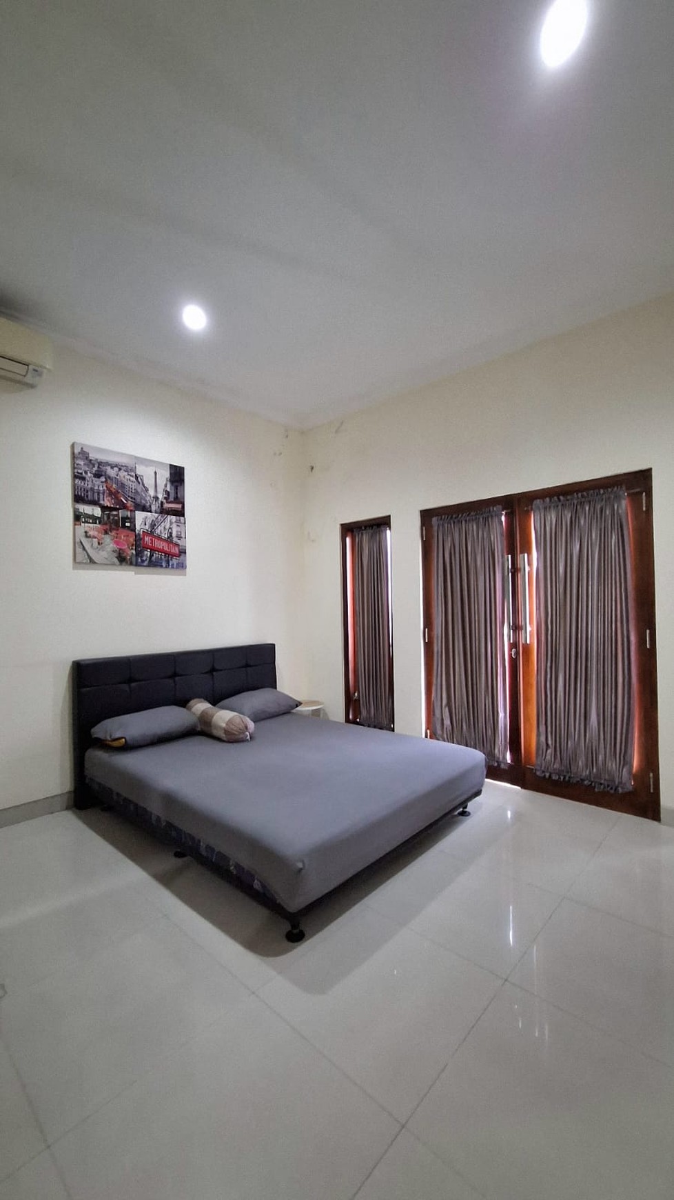 Rumah Mewah 2 Lantai dalam Perumahan Lokasi Dekat Kampus UPN di Babarsari Depok Sleman 