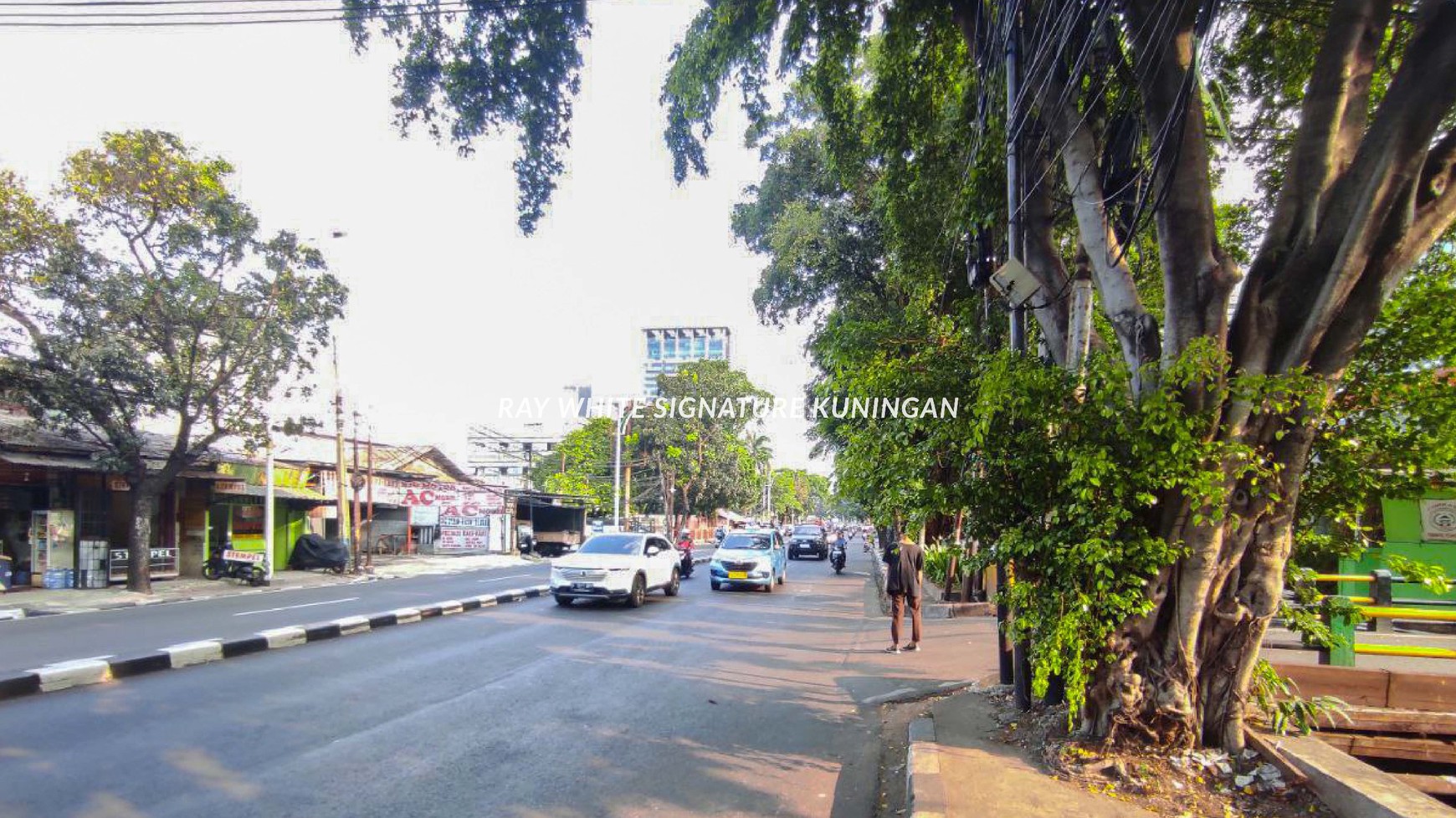 Rumah Tua Hitung Tanah Cocok Untuk Usaha Kost di Kalibata Utara